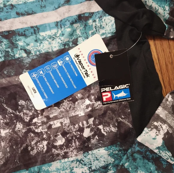 Pelagic VaporTek Mens long Sleeve performance Shirt Size M NEW Fishing Uv Cool - Picture 2 of 8